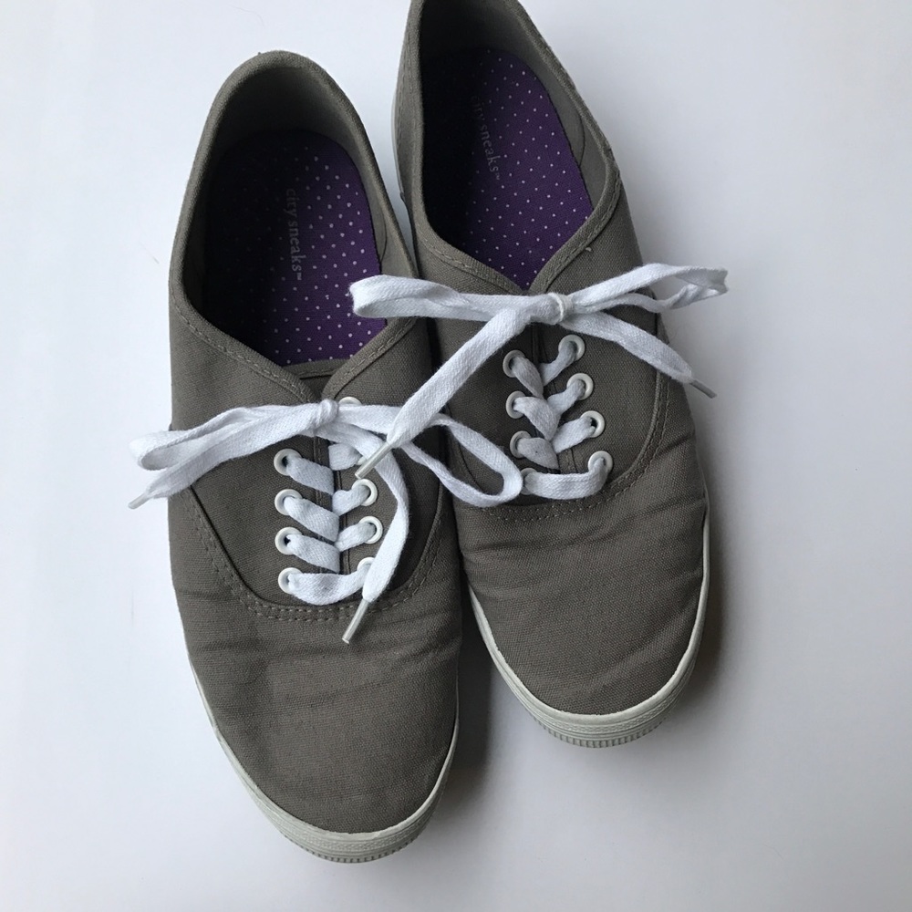 SOLD {City Sneaks}